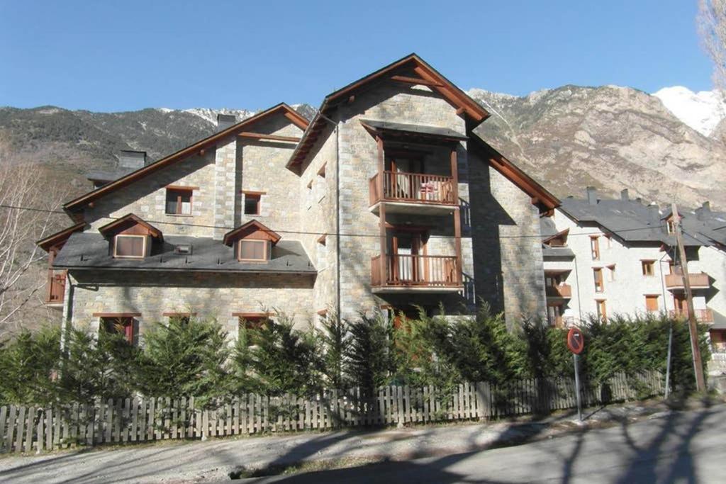 Duplex Con Vistas En Benasque Apartman Kültér fotó
